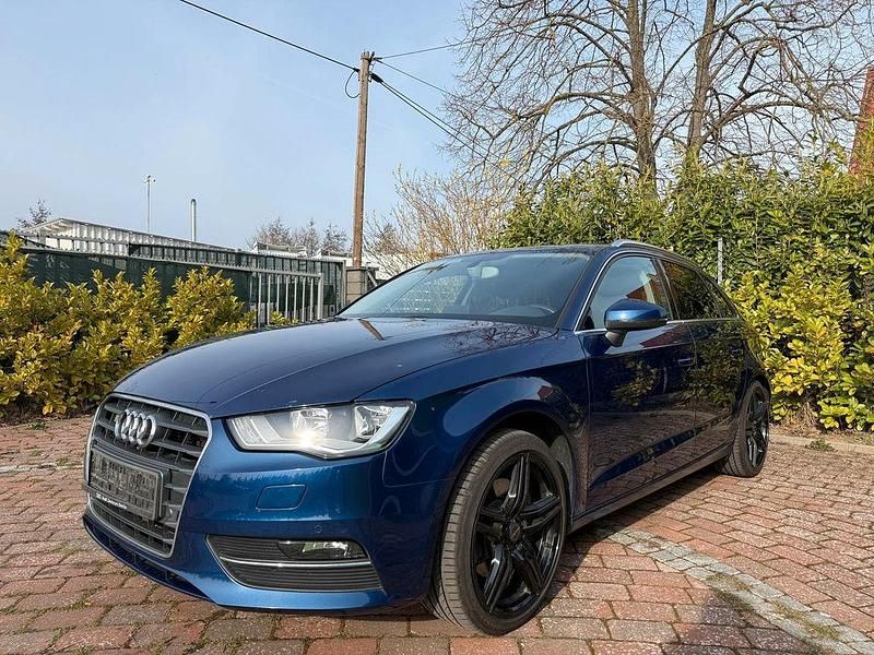 Gebraucht Audi A3 Ambiente 179 PS (131 kW) 2013 Blau Limousine