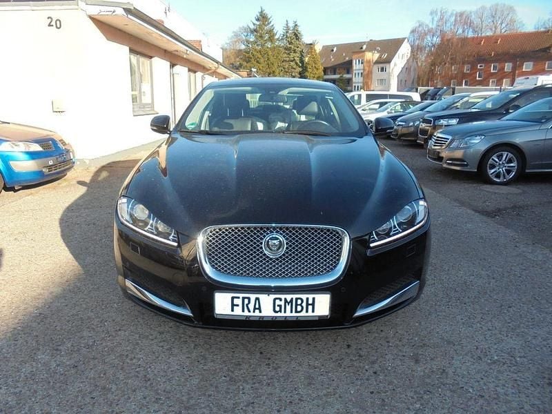 Second-hand Jaguar XF 200 CP (147 kW) 2013 Negru Berlinǎ