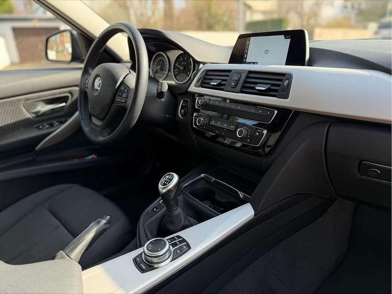 Gebraucht BMW 320 Advantage 190 PS (139 kW) 2019 Grau Kombi
