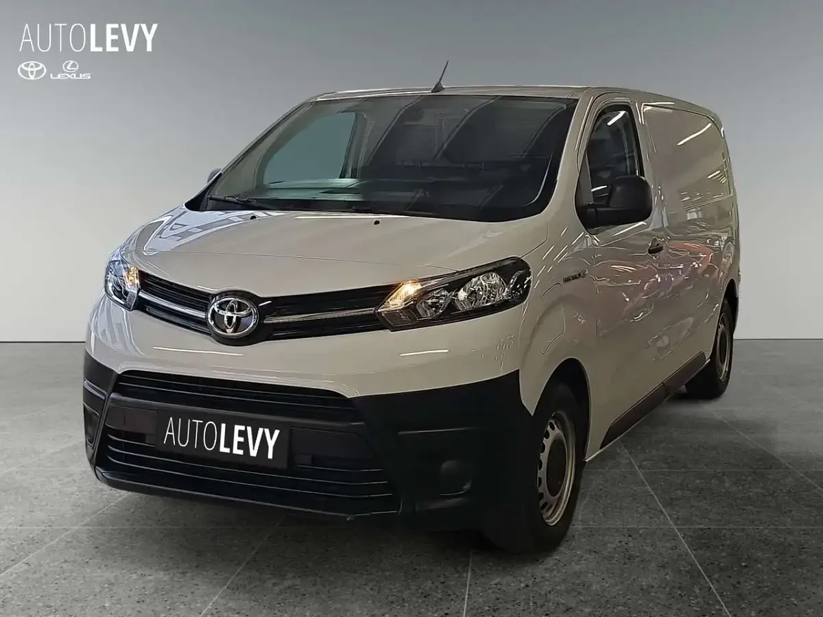Gebraucht Toyota Proace Verso 100 kW (136 PS) 2023 Icy white Kombi