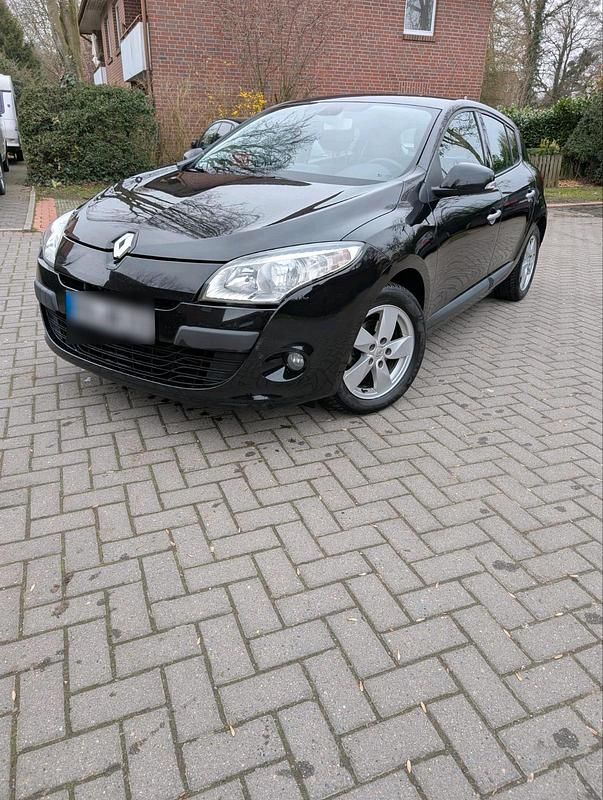 Gebraucht Renault Mégane Dynamique 131 PS (96 kW) 2011 Schwarz Limousine