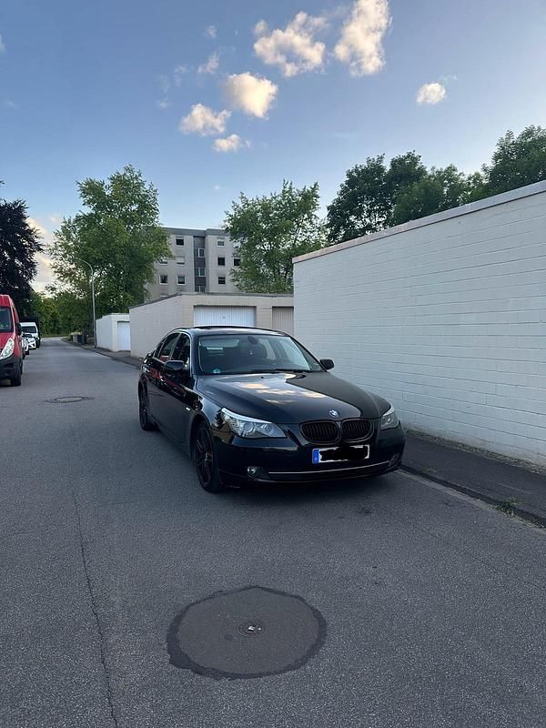 Schwarz Gebraucht 2009 BMW 523 Limousine | 8.300 € (Etwas zu teuer) - Bild 1/4