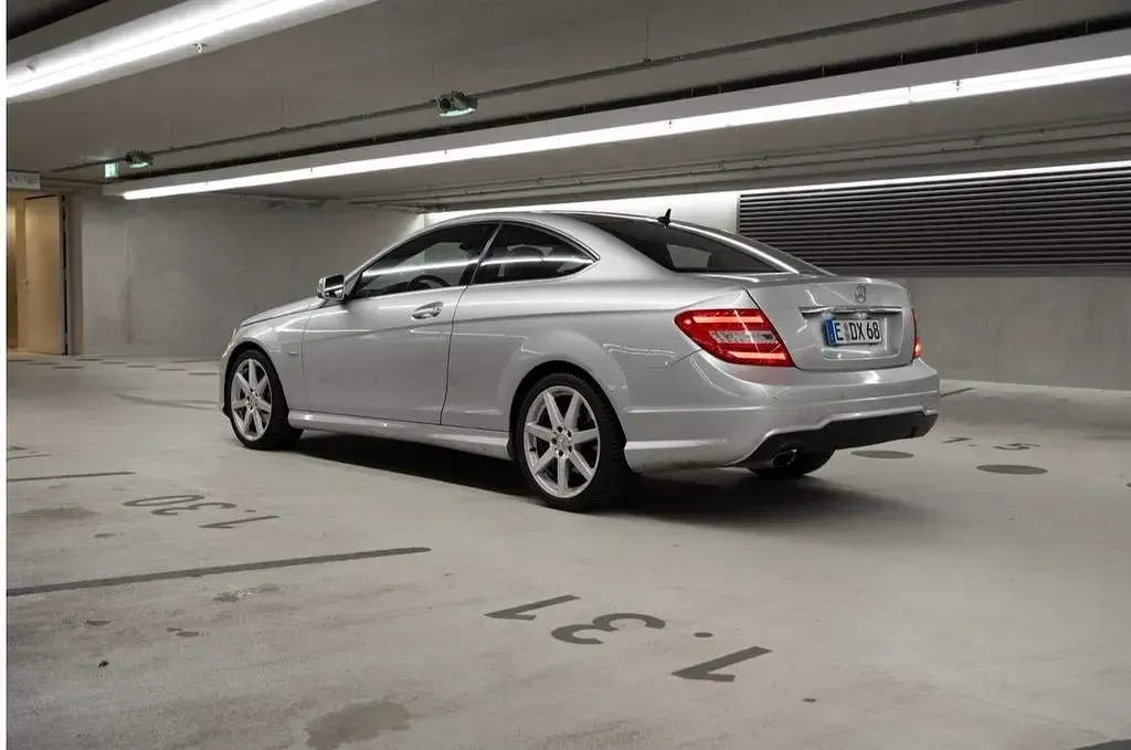 Gebraucht Mercedes C220 AMG 170 PS (125 kW) 2014 Silber Coupé