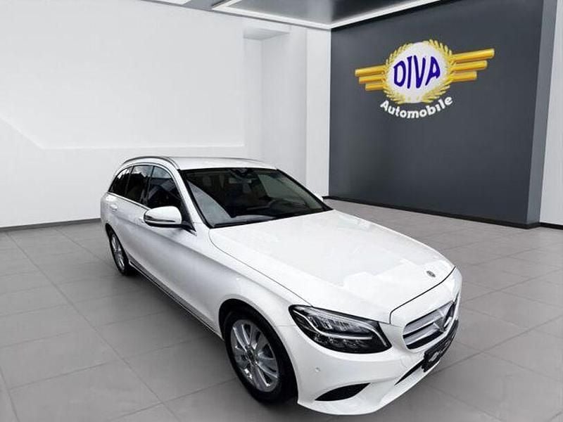 Gebraucht Mercedes C180 156 PS (114 kW) 2018 Polarweiss Kombi
