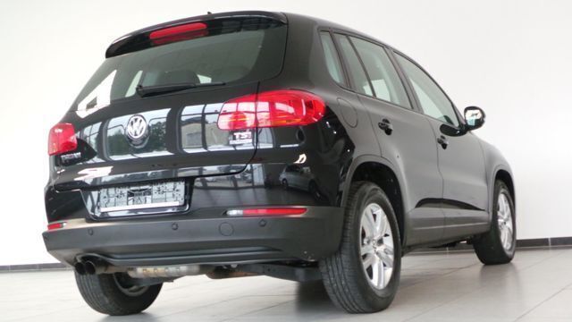Gebraucht VW Tiguan 122 PS (89 kW) 2014 Schwarz metallic SUV