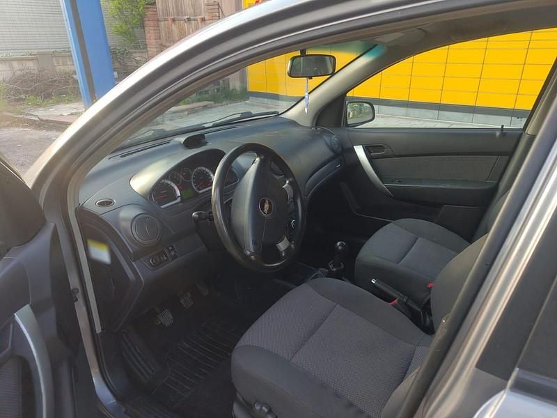 Gebraucht Chevrolet Aveo 84 PS (61 kW) 2010 Silber Kleinwagen