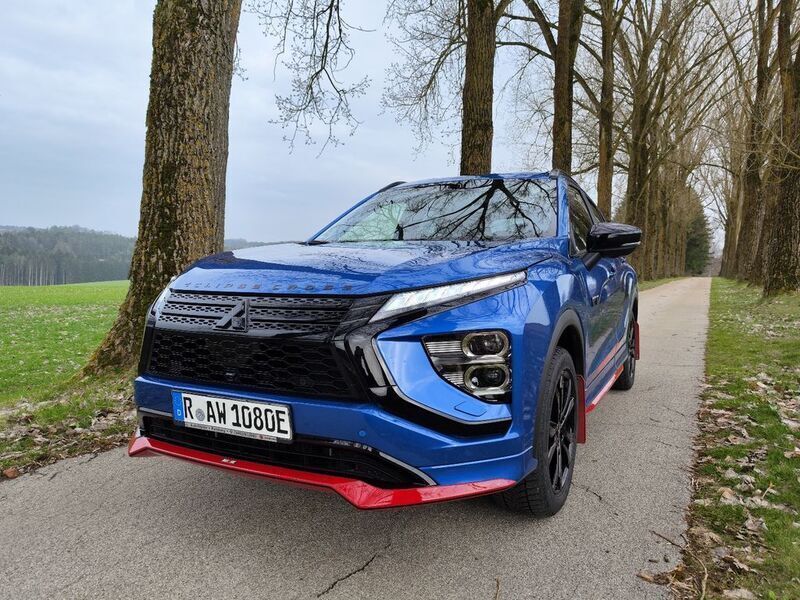 Gebraucht Mitsubishi Eclipse Cross Select 188 PS (138 kW) 2022 Blau SUV