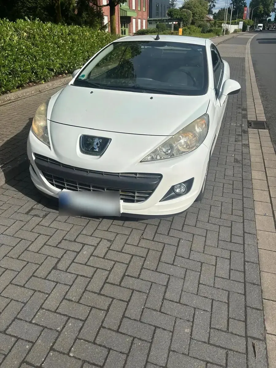 Gebraucht Peugeot 207 CC 109 PS (80 kW) 2009 Weiß Cabrio
