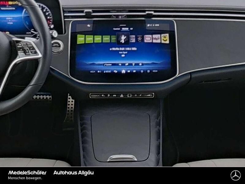 Gebraucht Mercedes E300 313 PS (230 kW) 2025 Lack obsidianschwarz Kombi