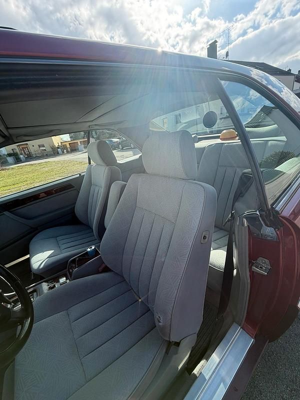 Gebraucht Mercedes E320 220 PS (161 kW) 1994 Rot Coupé