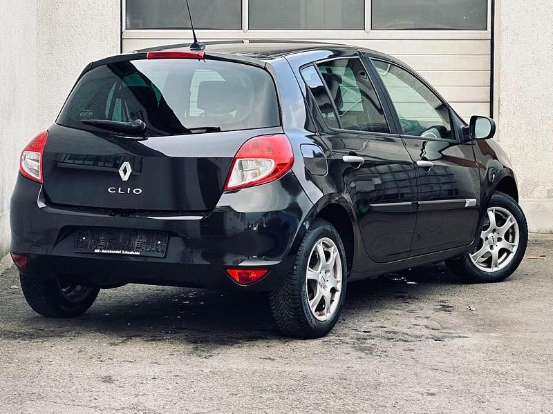 Gebraucht Renault Clio II 101 PS (74 kW) 2010 Schwarz Kleinwagen
