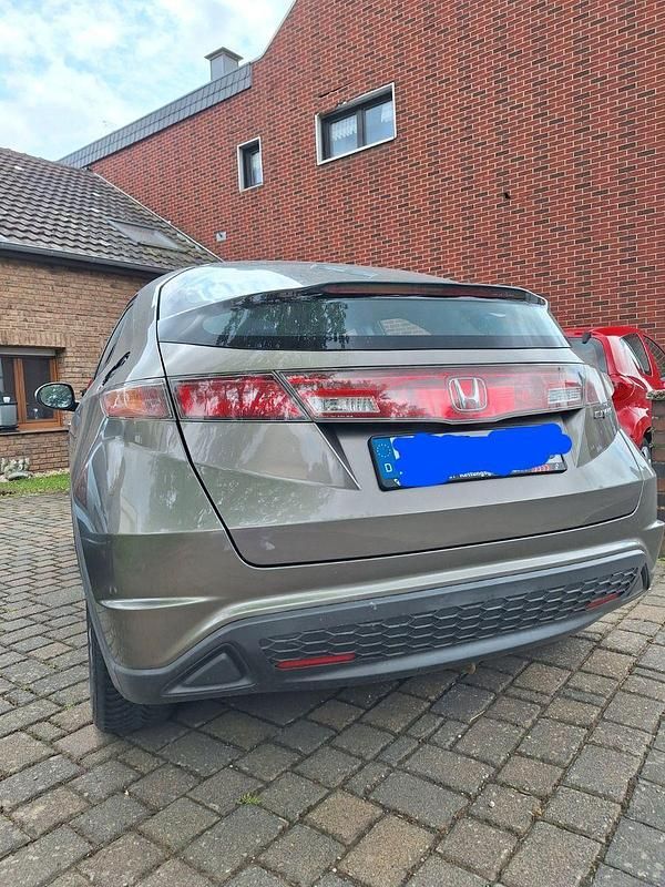 Gold Gebraucht 2007 Honda Civic Comfort Limousine | 3.500 € (Fairer Preis) - Bild 1/4