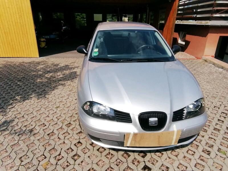 Silber Gebraucht 2002 Seat Cordoba Kleinwagen | 1.200 € - Bild 1/4
