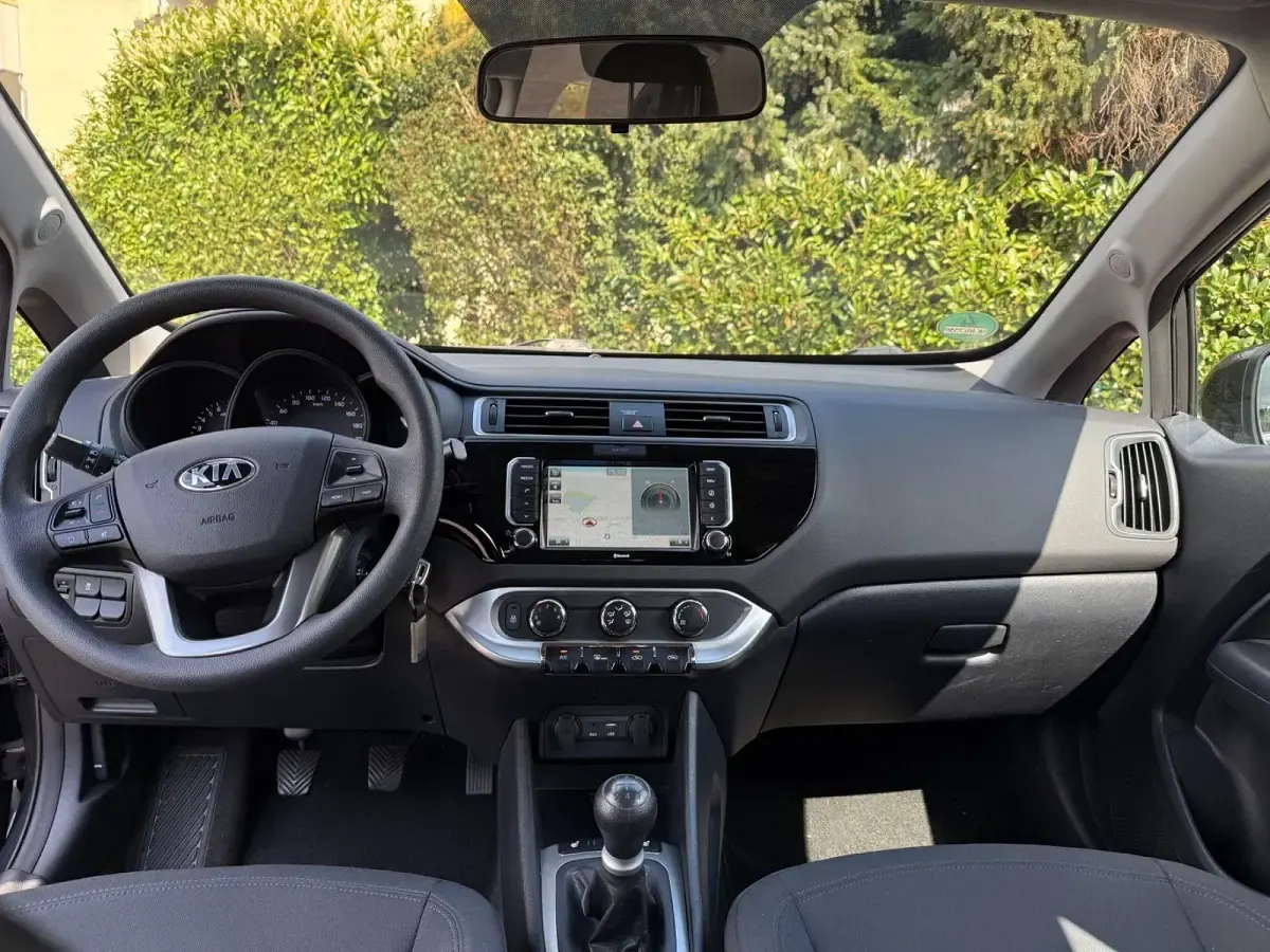Gebraucht Kia Rio 84 PS (61 kW) 2016 Grau Kleinwagen