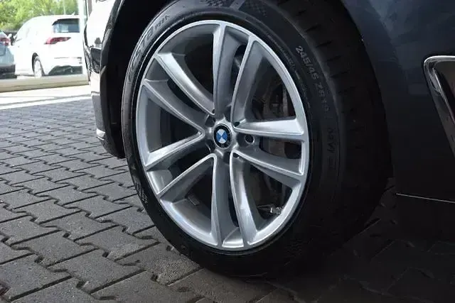 Gebraucht BMW 750L Executive 400 PS (294 kW) 2018 Grau Limousine