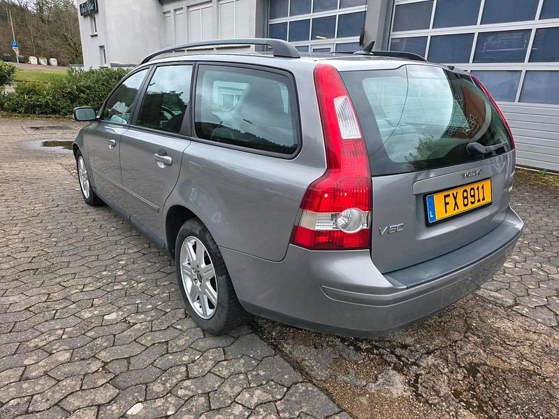 Gebraucht Volvo V50 Momentum 167 PS (122 kW) 2004 Grau Kombi