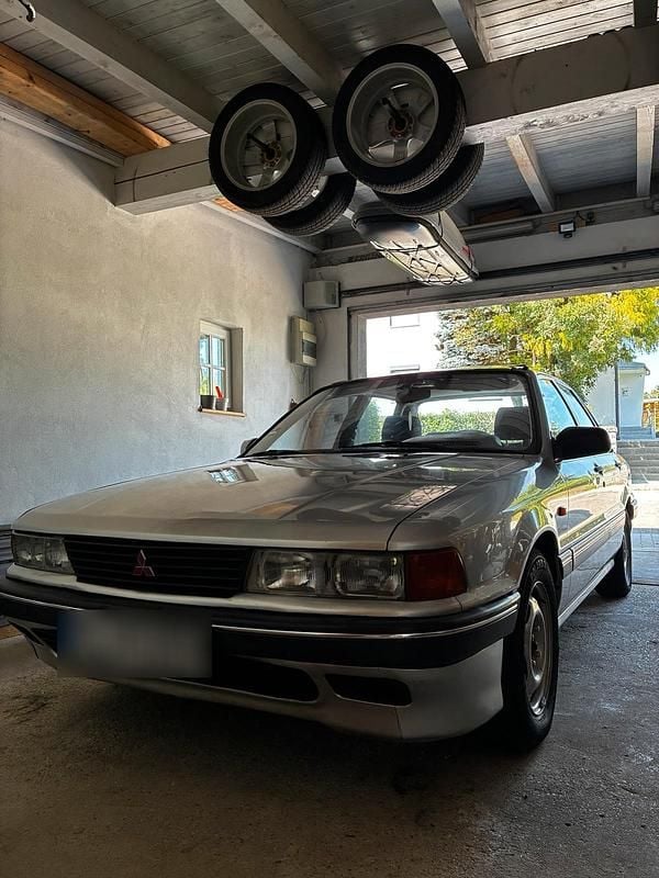 Silber Gebraucht 1988 Mitsubishi Galant Limousine | 1.850 € - Bild 1/4