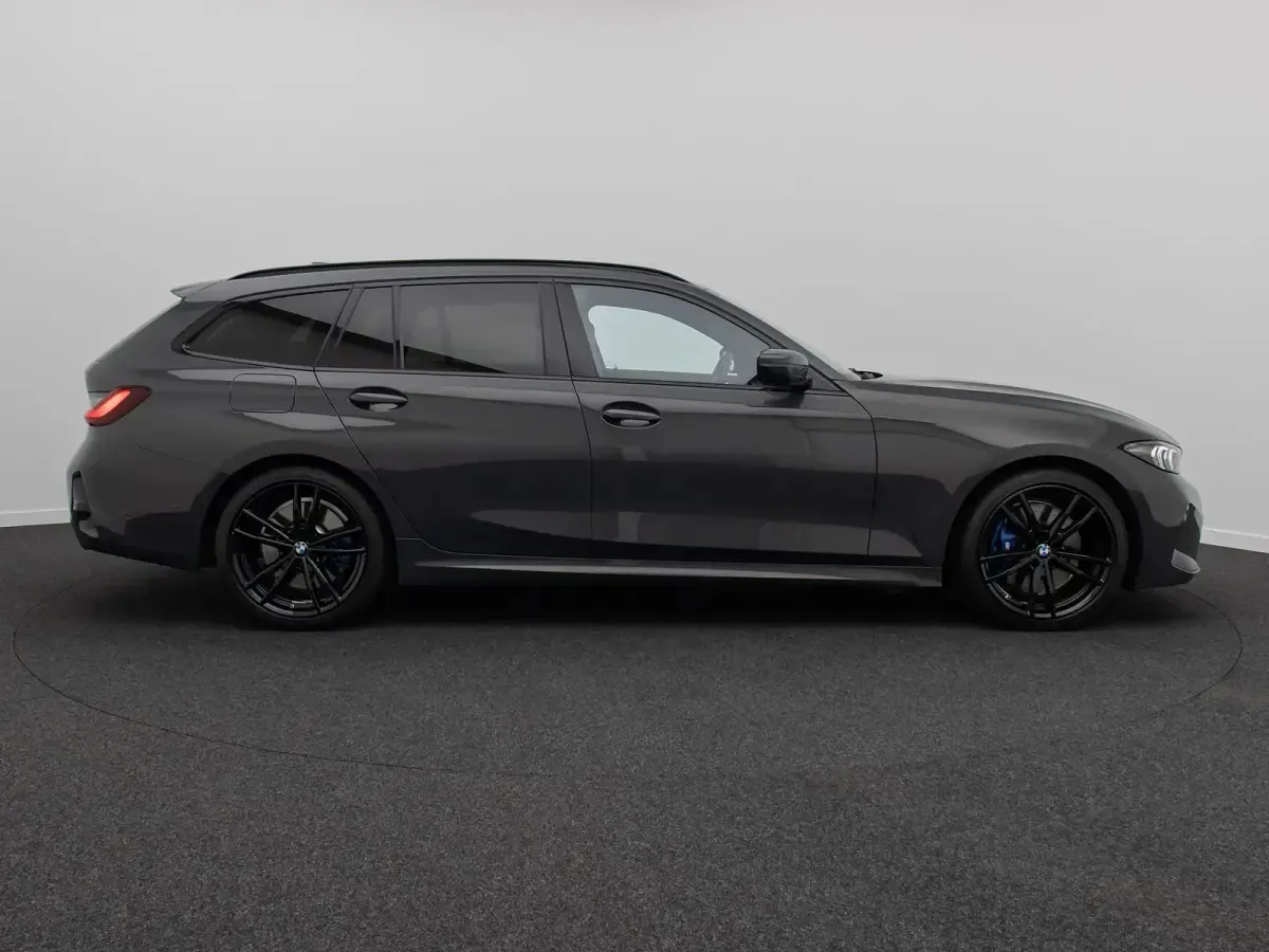 Gebraucht BMW 330 M Sport 286 PS (210 kW) 2023 Bmw individual dravitgrauc36 Kombi
