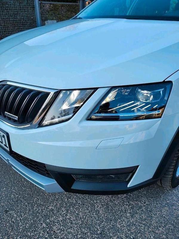 Gebraucht Skoda Octavia 184 PS (135 kW) 2017 Weiß Kombi