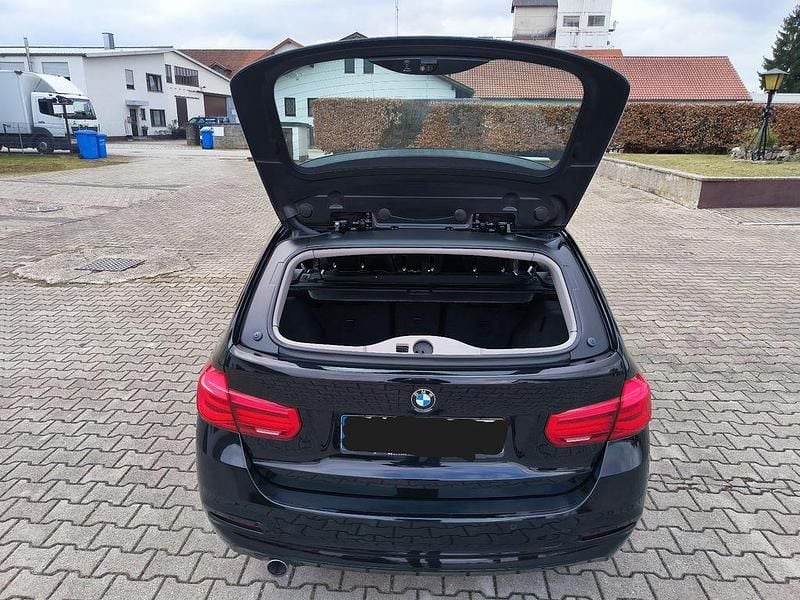 Gebraucht BMW 318 Advantage 150 PS (110 kW) 2019 Schwarz Kombi