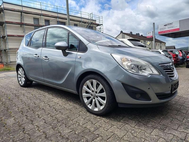 Gebraucht Opel Meriva Design Edition 101 PS (74 kW) 2011 Van / Kleinbus