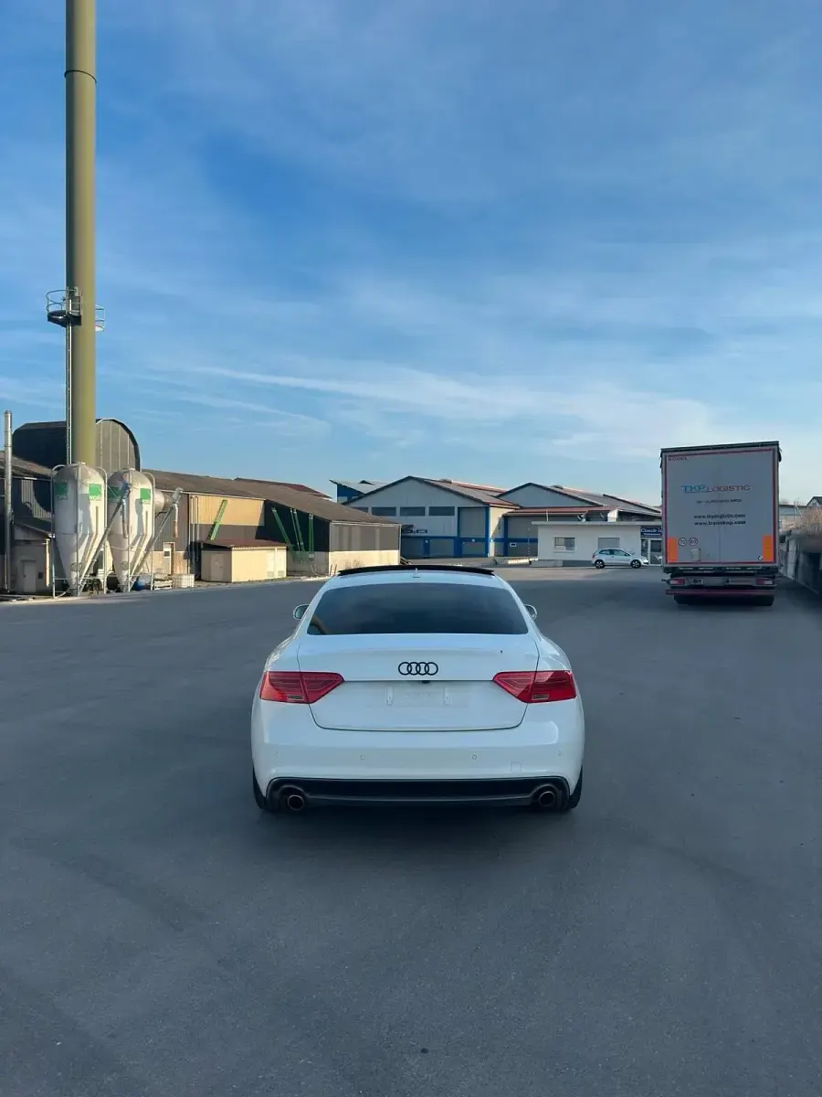 Używany Audi A5 Design 245 KM (180 kW) 2012 Biały Coupe