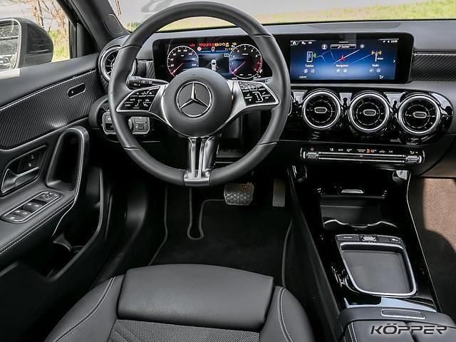 Gebraucht Mercedes A200 Advanced 163 PS (119 kW) 2024 Limousine