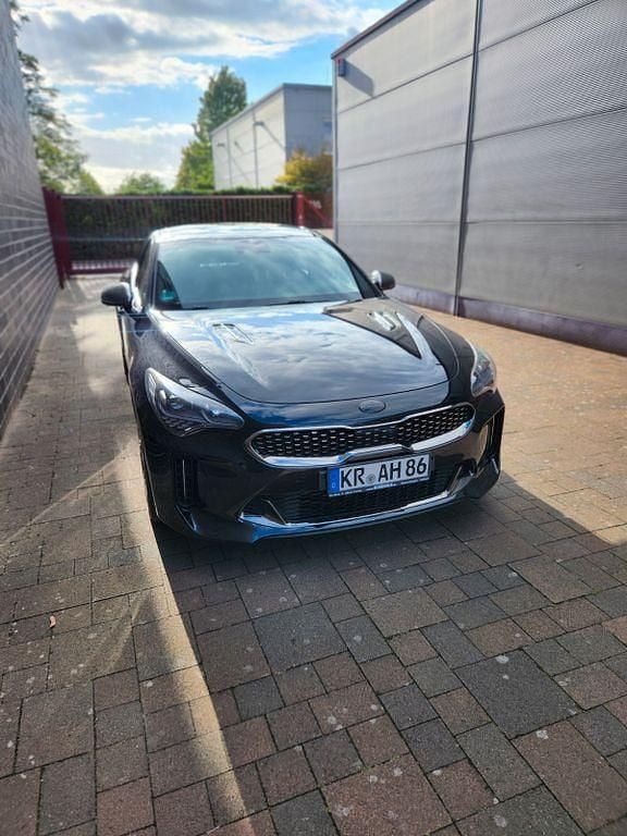 Schwarz Gebraucht 2017 Kia Stinger 3 Limousine | 22.999 € (Superpreis) - Bild 1/4