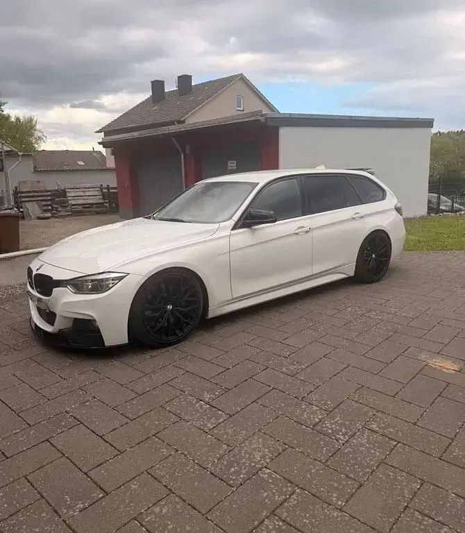 Gebraucht BMW 330 Luxury Line 258 PS (189 kW) 2015 Weiß Kombi