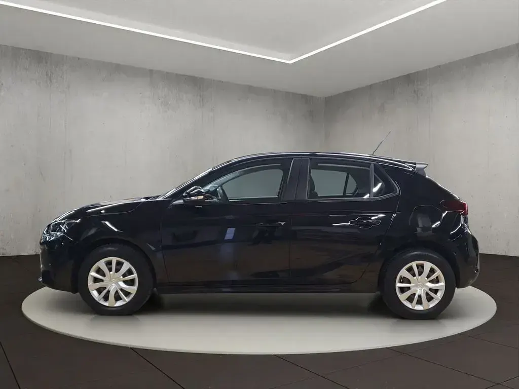 Używany Opel Corsa Edition 75 KM (55 kW) 2022 Czarny Hatchback