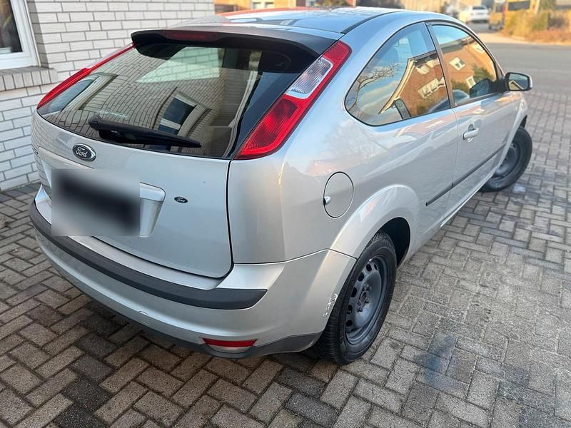 Gebraucht Ford Focus 101 PS (74 kW) 2007 Grau Kleinwagen