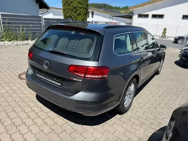 Gebraucht VW Passat Comfortline 180 PS (132 kW) 2015 Grau Kombi