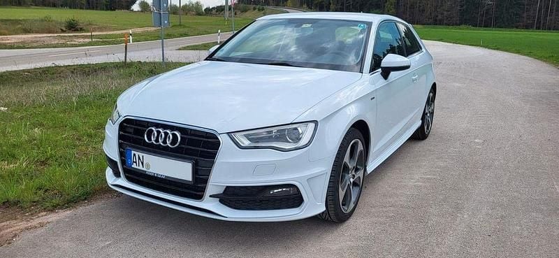 Second-hand Audi A3 Ambiente 110 CP (80 kW) 2015 Alb Berlinǎ