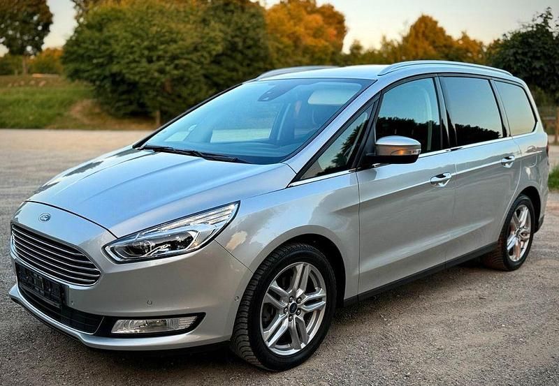 Grau Gebraucht 2019 Ford Galaxy Titanium Van / Kleinbus | 19.000 € (Superpreis) - Bild 1/4