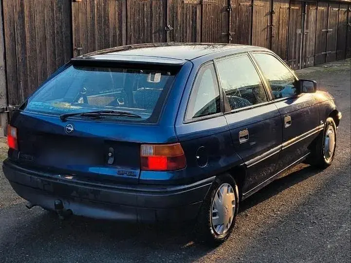 Gebraucht Opel Astra 60 PS (44 kW) 2026 Blau Limousine