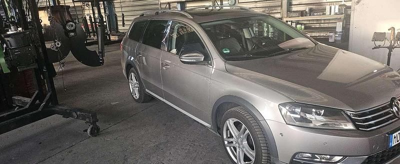 Gebraucht VW Passat 170 PS (125 kW) 2012 Gold Kombi