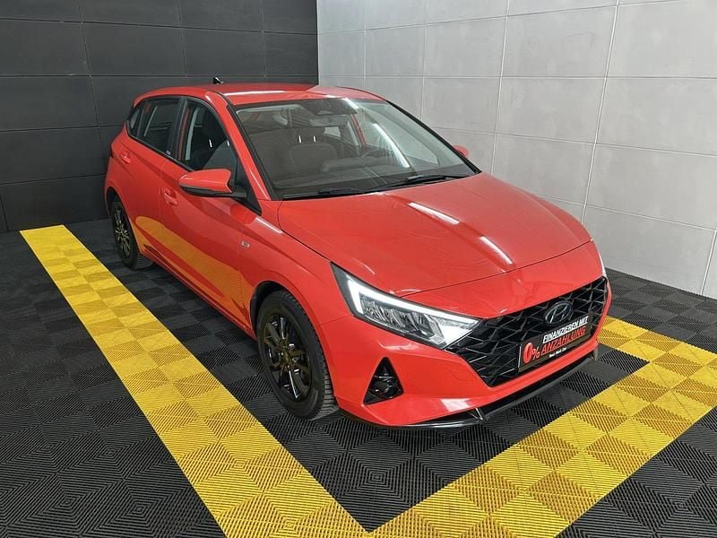 Gebraucht Hyundai i20 101 PS (74 kW) 2021 Rot Kleinwagen