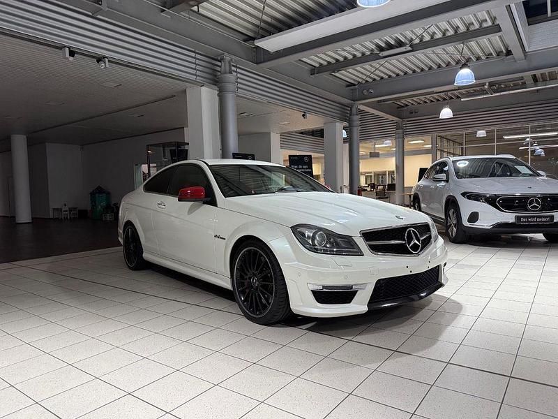 Weiß Gebraucht 2012 Mercedes C63 AMG AMG Coupé | 42.000 € (Fairer Preis) - Bild 1/4