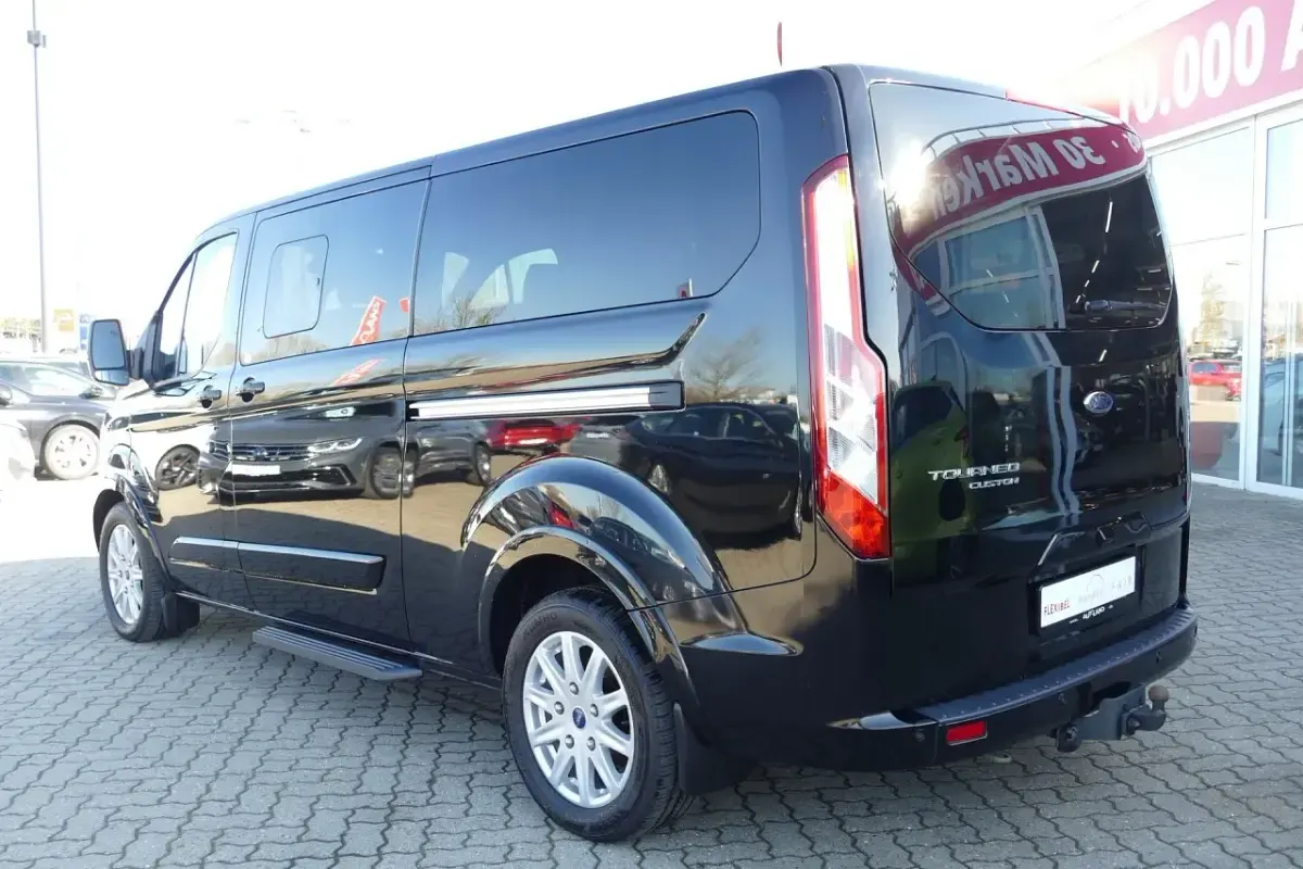 Gebraucht Ford Tourneo Custom 170 PS (125 kW) 2018 Schwarz Van
