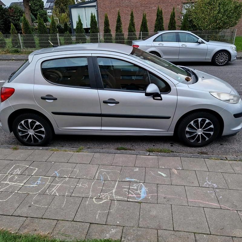 Silber Gebraucht 2006 Peugeot 207 Kleinwagen | 1.200 € (Fairer Preis) - Bild 1/4