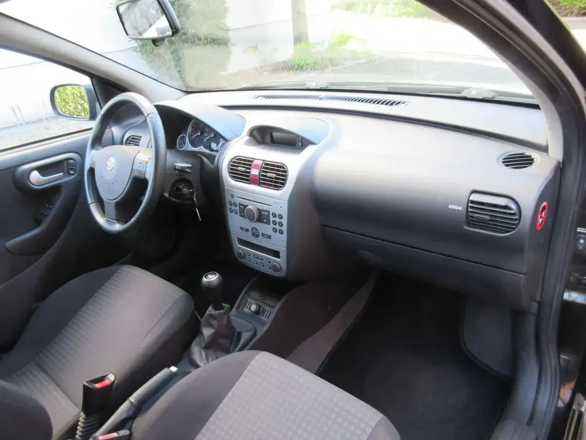 Gebraucht Opel Corsa Edition 60 PS (44 kW) 2005 Schwarz Kleinwagen