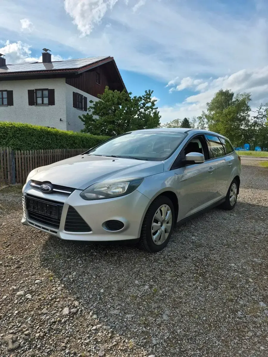 Gebraucht Ford Focus 110 PS (80 kW) 2012 Silber Kombi
