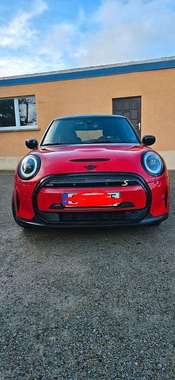 Gebraucht Mini Cooper SE Classic 135 kW (184 PS) 2023 Rot Kleinwagen