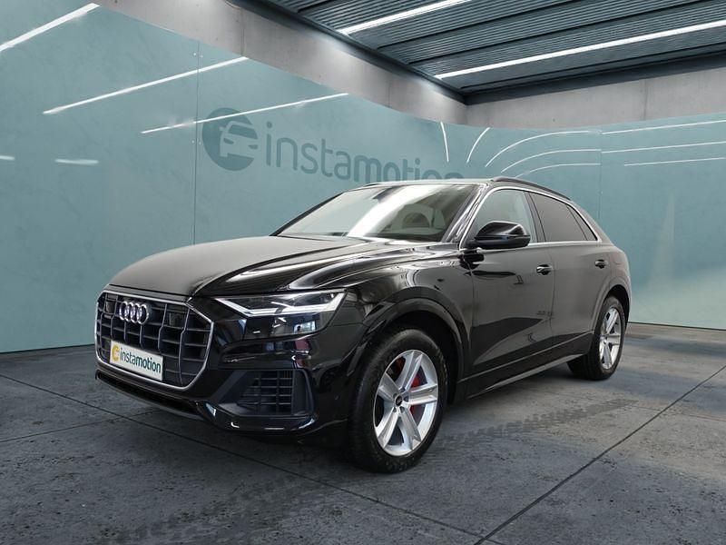 Schwarz Gebraucht 2021 Audi Q8 SUV | 63.049 € (Etwas zu teuer) - Bild 1/4