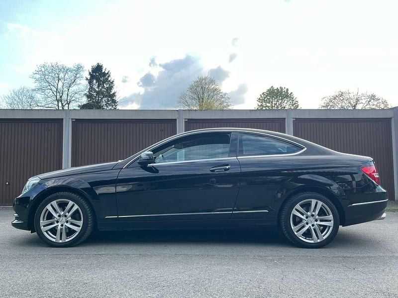 Gebraucht Mercedes C250 204 PS (150 kW) 2013 Obsidianschwarz  metalliclack Coupé