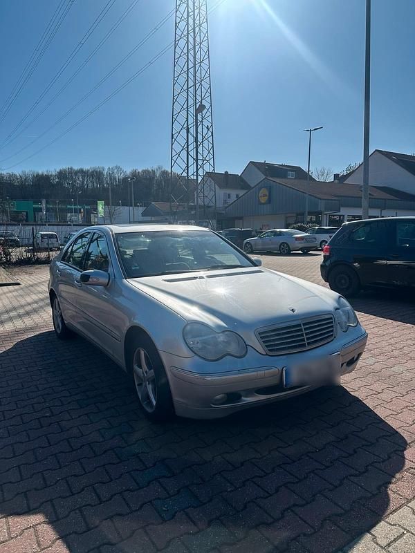 Gebraucht Mercedes C200 163 PS (119 kW) 2004 Silber Limousine
