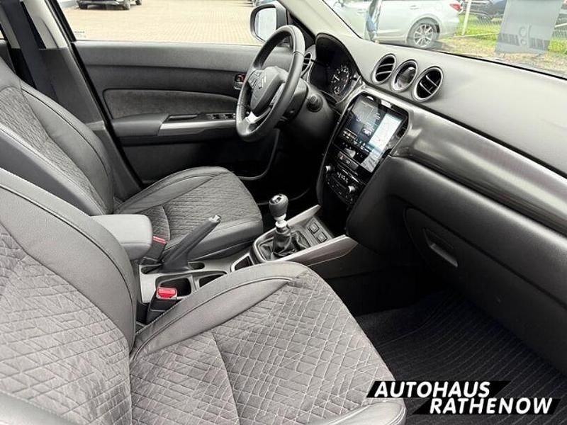 Gebraucht Suzuki Vitara Comfort+ 129 PS (94 kW) 2024 Schwarz SUV