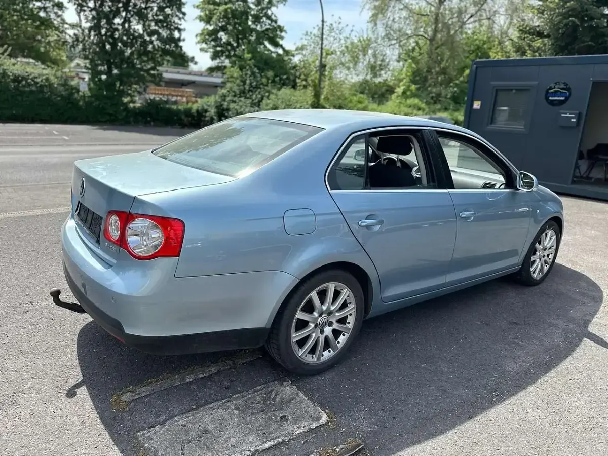 Brugt VW Jetta Comfortline 150 HK (110 kW) 2005 Blå Sedan