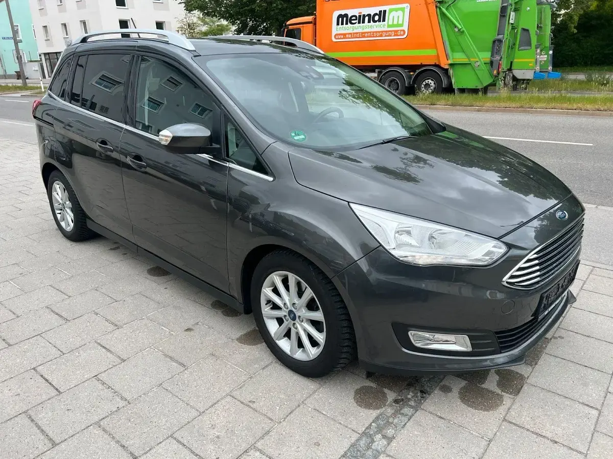 Gebraucht Ford Grand C-Max Titanium 120 PS (88 kW) 2017 Grau Van / Kleinbus