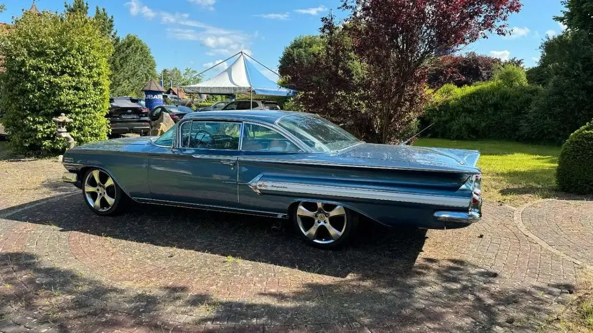 Used Chevrolet Impala 190 HP (139 kW) 1960 Blue Sedan